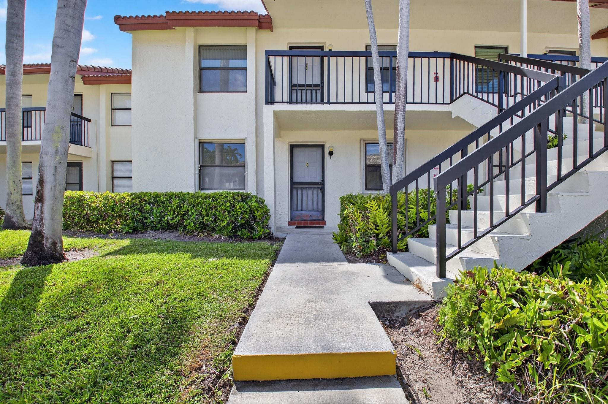 22053 Palms Way, Unit 105 Boca Raton, FL 33433 - Photo 4 of 44 Front Of the Building.
