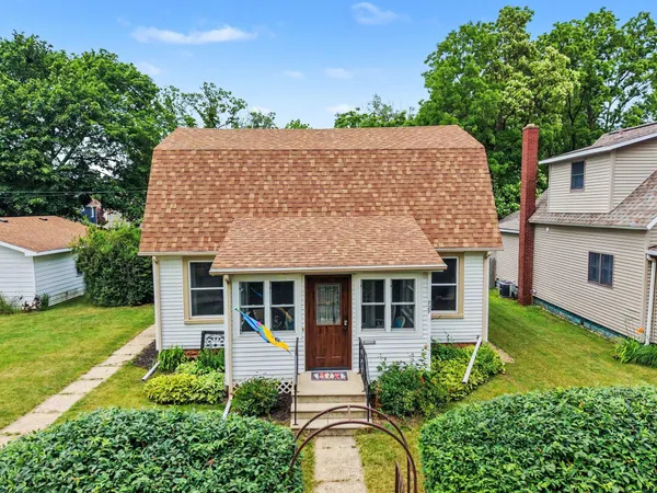 $342,000 | 729 South Haven Place, South Haven, MI 49090