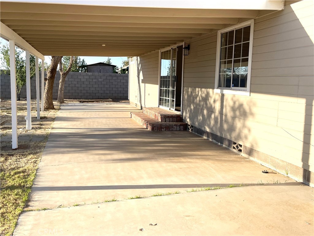 12546 Navajo Road Apple Valley, CA 92308 - Photo 10 of 27