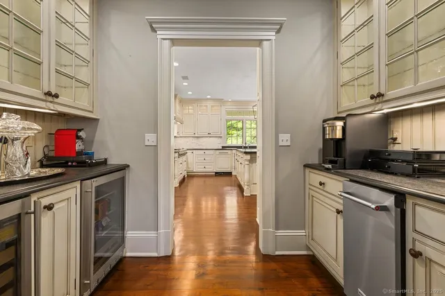 $4,695,000 | 174 Branchville Road, Ridgefield, CT 06877