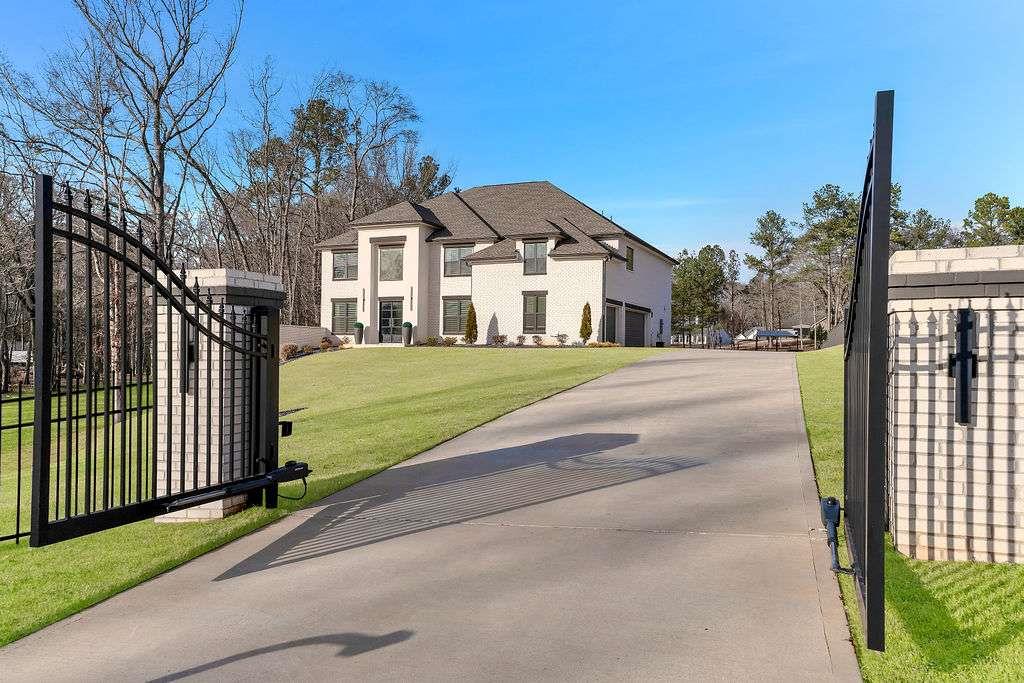 3079 Flat Shoals Road Southeast Conyers, GA 30094 - Photo 3 of 60