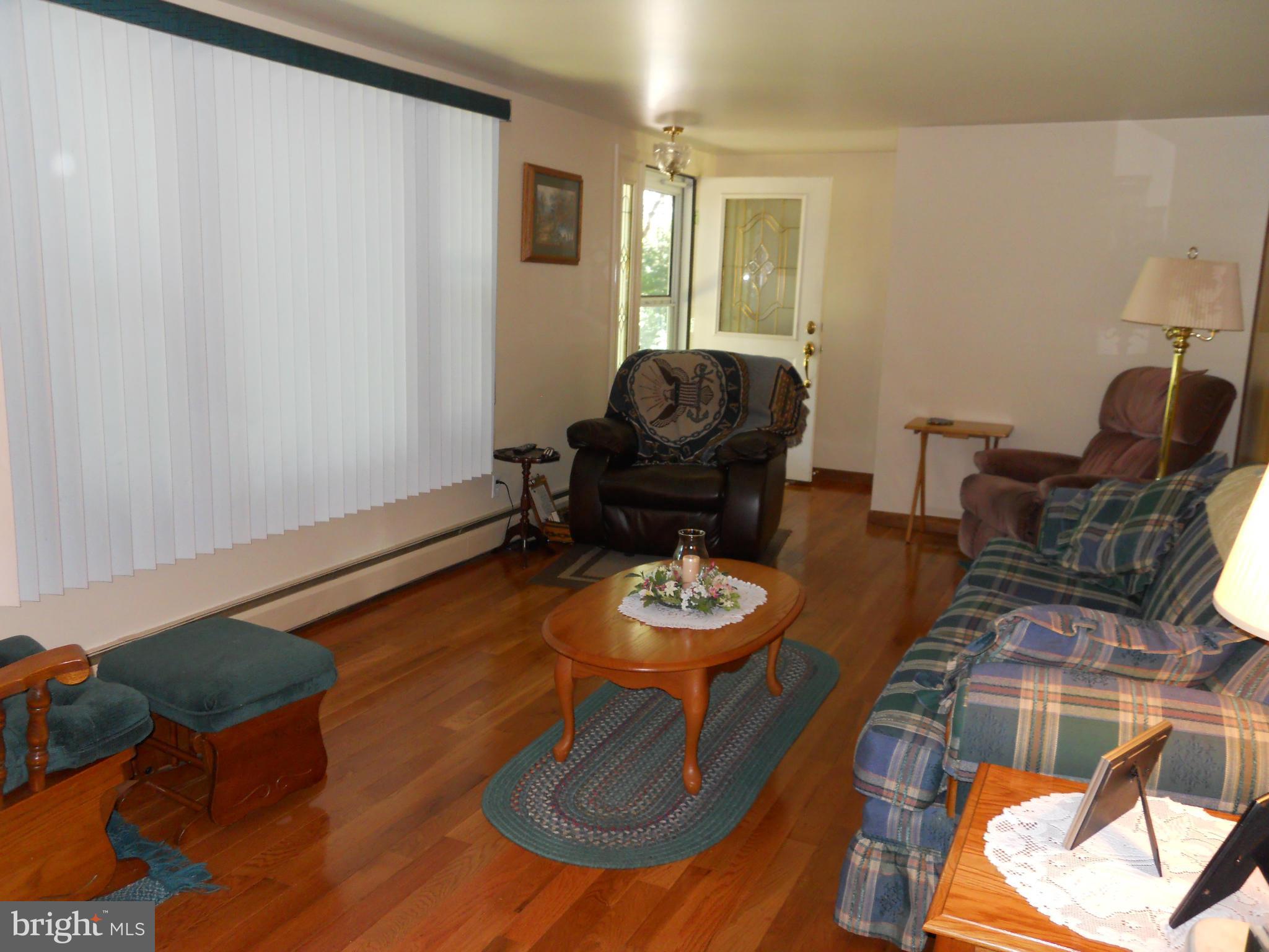 13155 Resh Road Hagerstown, MD 21740 - Photo 13 of 28 Living Room