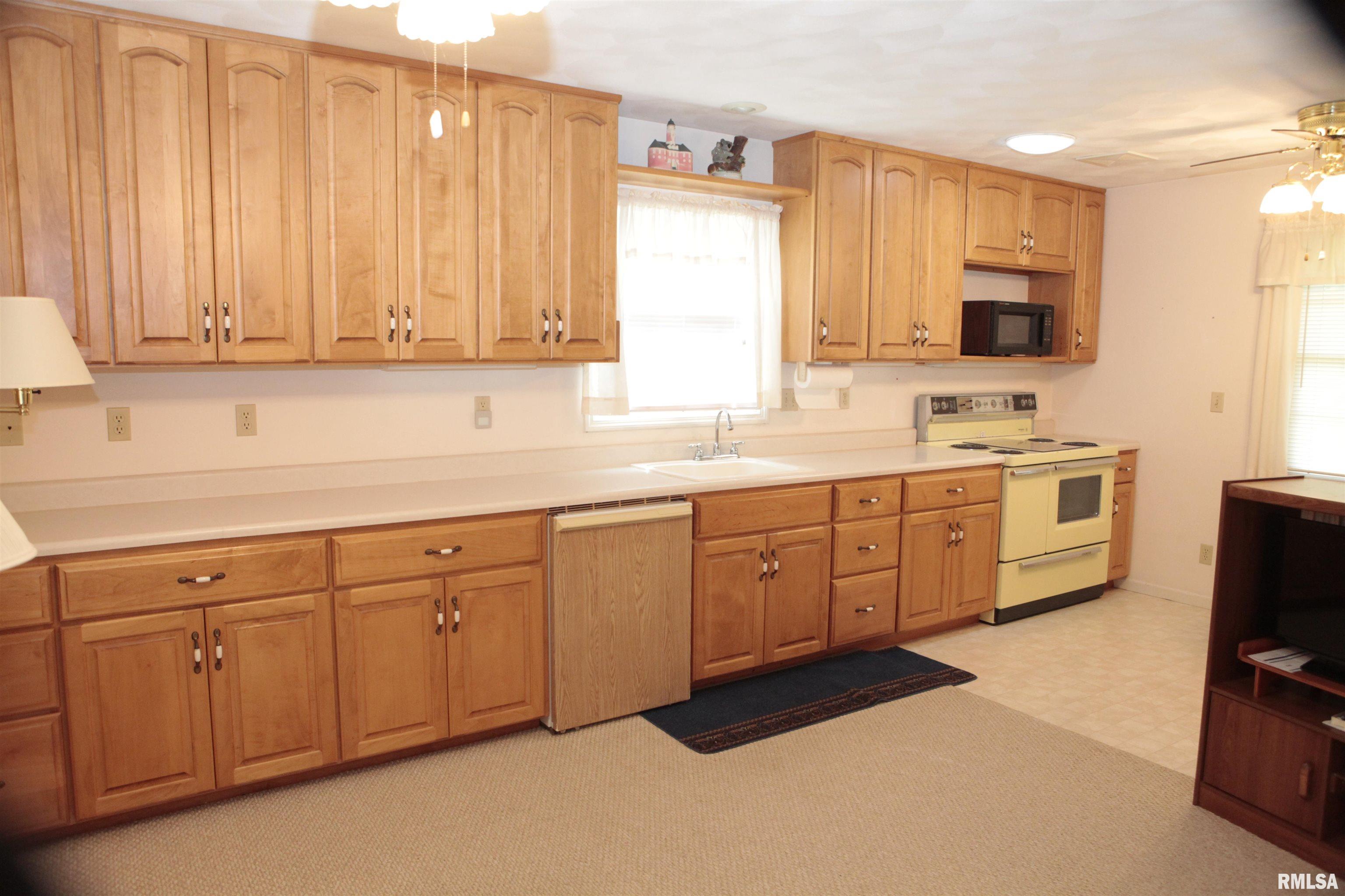 12719 Locust Road Tremont, IL 61568 - Photo 21 of 45