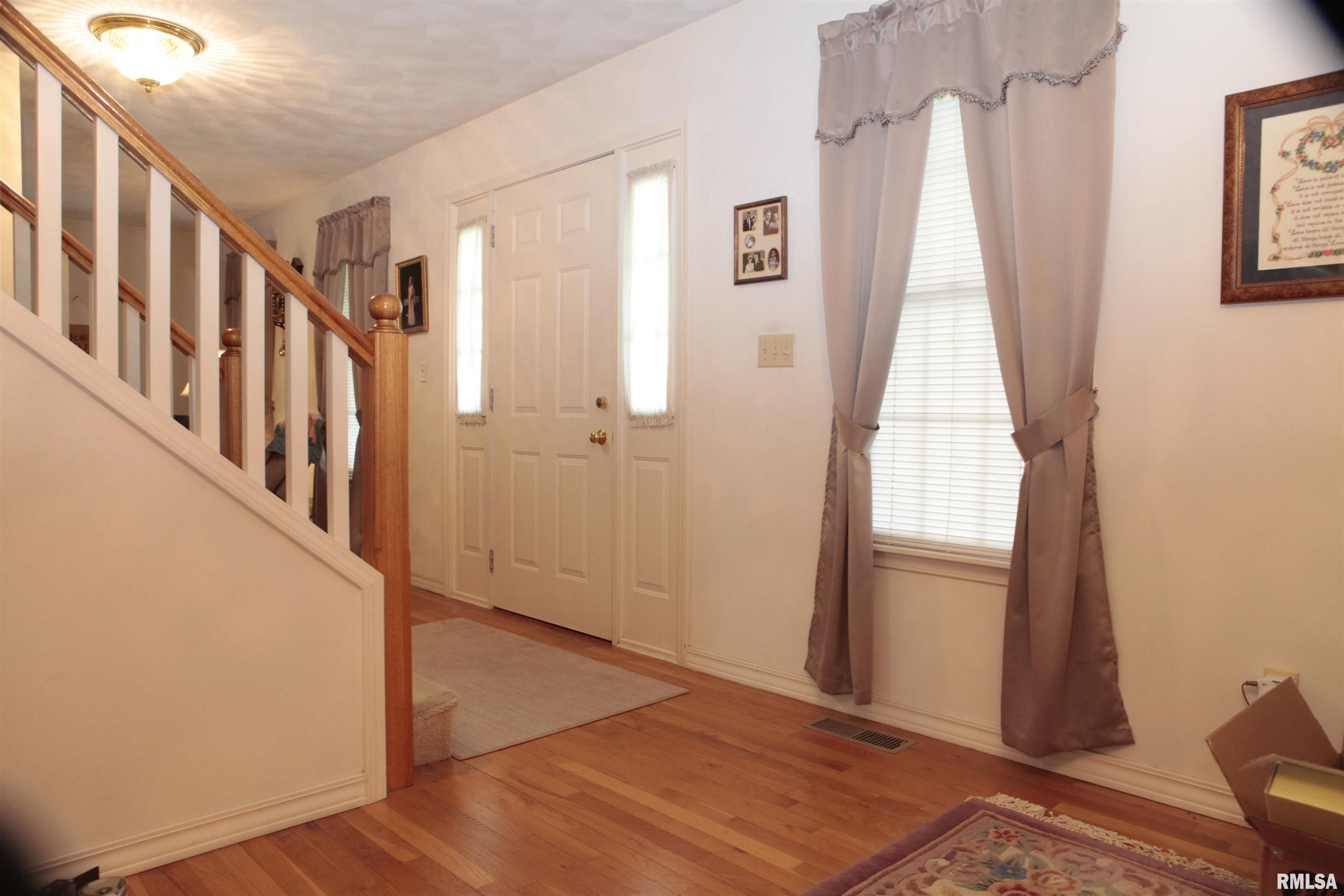 12719 Locust Road Tremont, IL 61568 - Photo 4 of 45