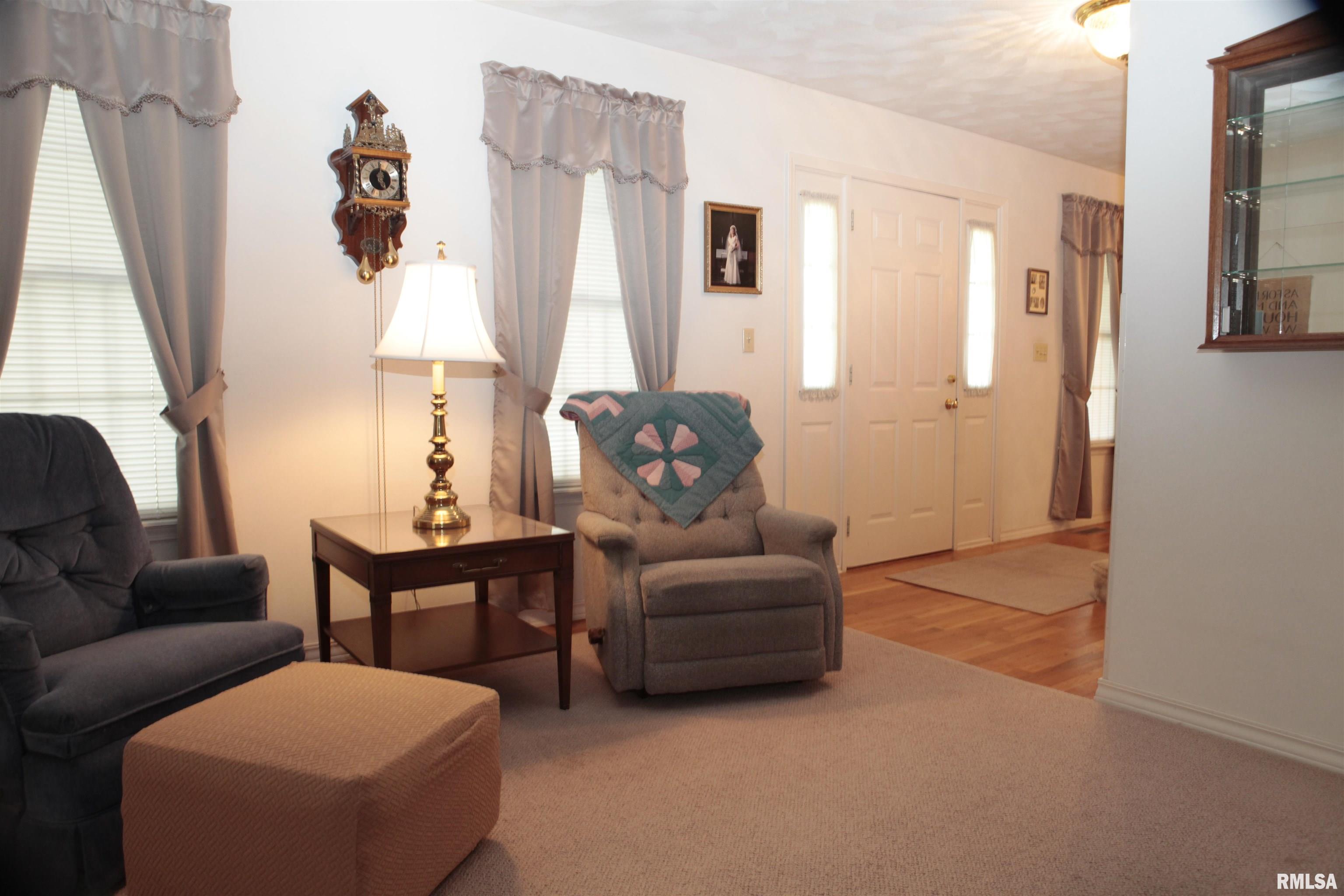 12719 Locust Road Tremont, IL 61568 - Photo 5 of 45