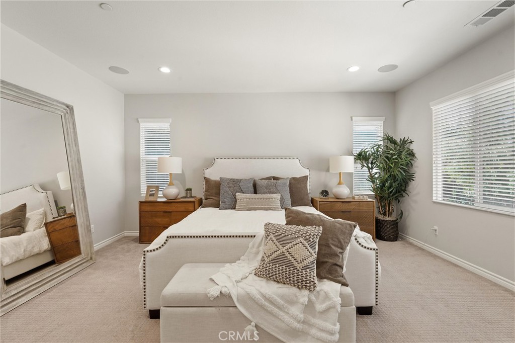 250 West Ridgewood Street Long Beach, CA 90805 - Photo 22 of 44 Primary bedroom
