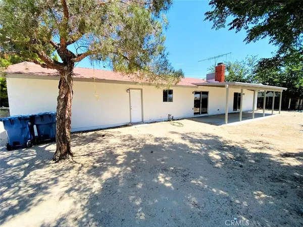 $2,500 | 16716 Stagecoach Avenue, Palmdale, CA 93591