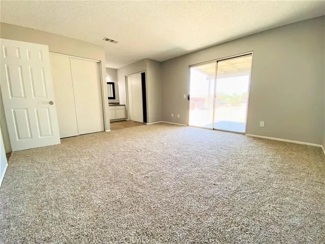$2,500 | 16716 Stagecoach Avenue, Palmdale, CA 93591