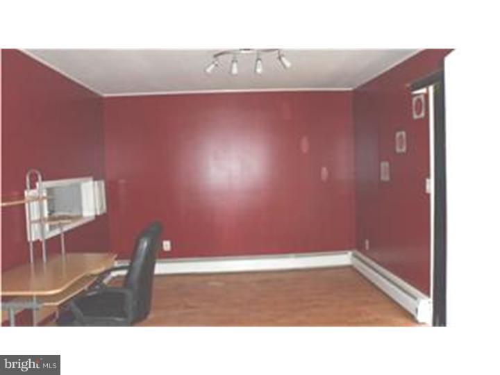 9 Hillside Road Levittown, PA 19056 - Photo 4 of 8 Dining Room