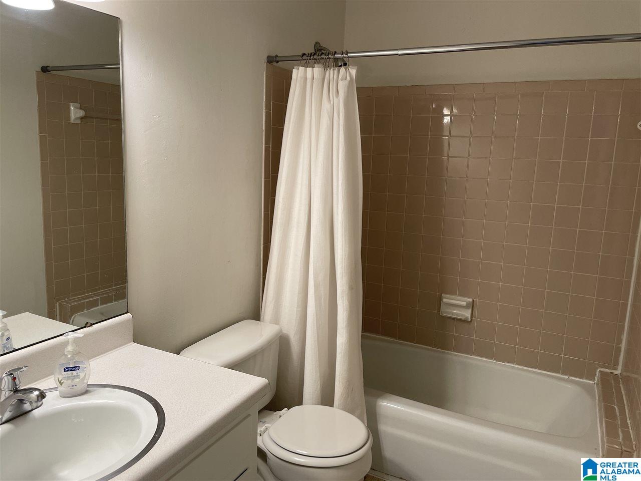 3445 Sandner Court, Unit A Birmingham, AL 35209 - Photo 14 of 19
