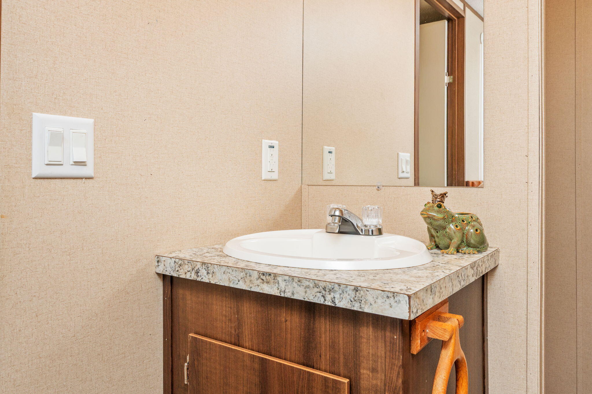 246 Rainbow Drive Crestview, FL 32539 - Photo 14 of 56 Masterbath