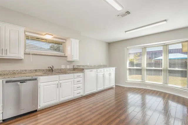 $405,000 | 2008 Oakmeadow Street, Bedford, TX 76021