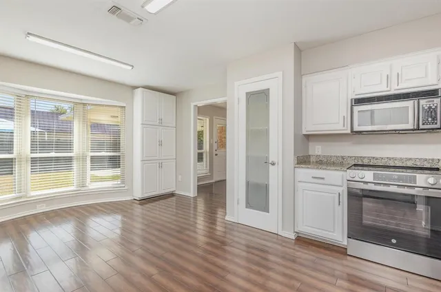 $405,000 | 2008 Oakmeadow Street, Bedford, TX 76021