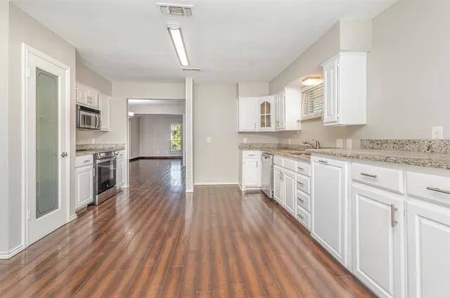 $405,000 | 2008 Oakmeadow Street, Bedford, TX 76021