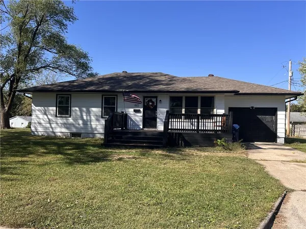 $225,500 | 611 Summit Road, Knob Noster, MO 65336