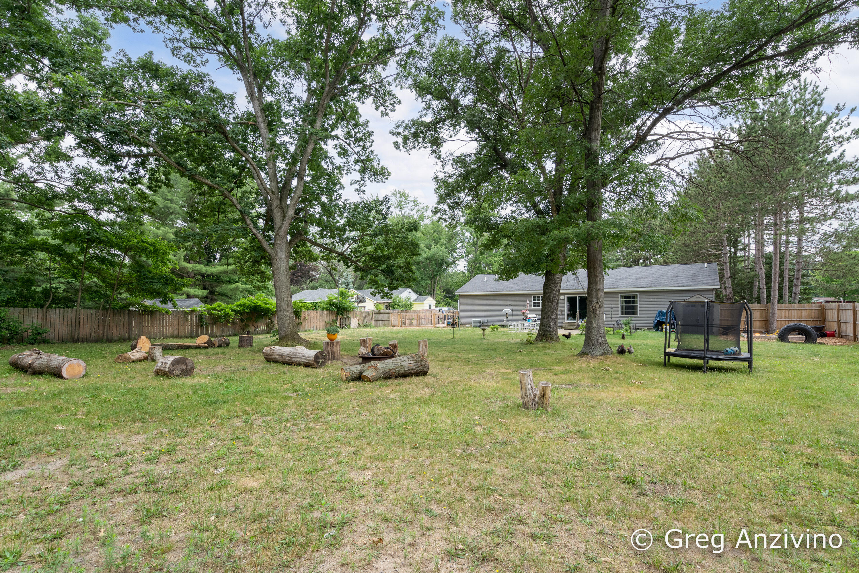 2010 South Dangl Road Muskegon, MI 49442 - Photo 8 of 24 2010 Dangle-8