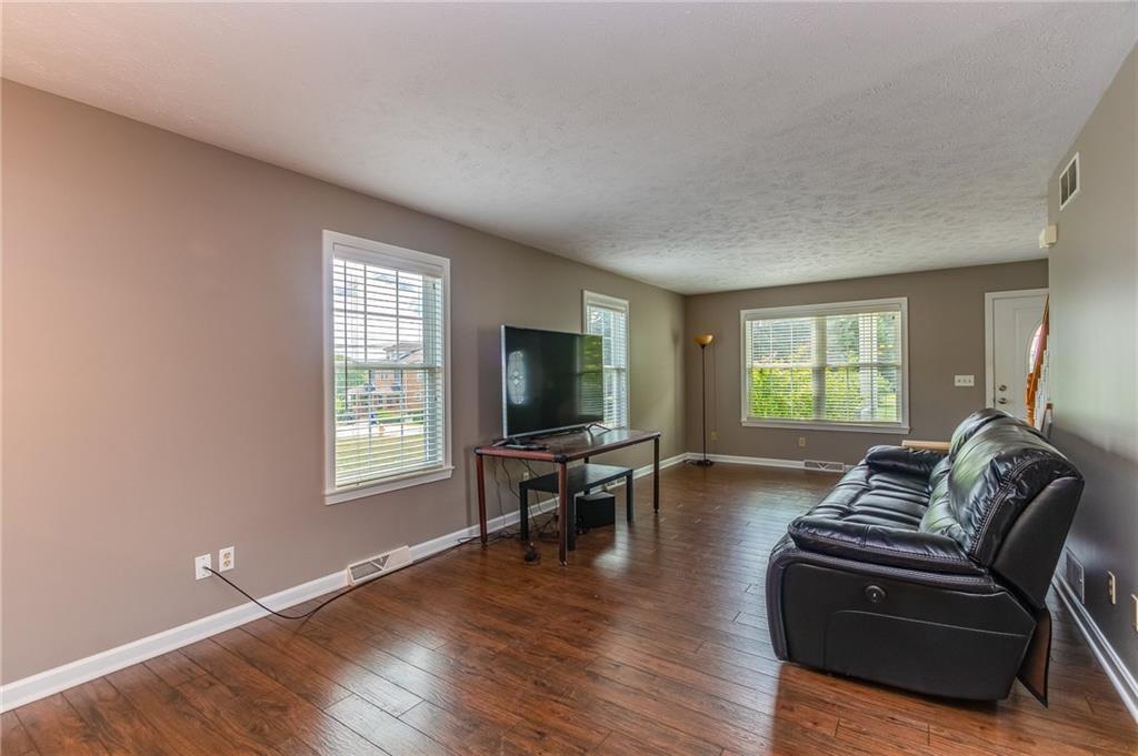 1521 Marshall Road Monaca, PA 15061 - Photo 5 of 22 Gallery Image 5