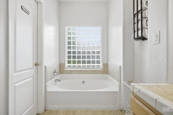 $529,999 | Undisclosed Address, Bakersfield, CA 93312