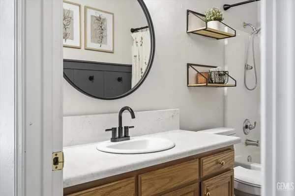 $529,999 | Undisclosed Address, Bakersfield, CA 93312