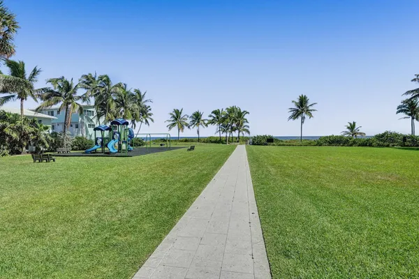 $29,500 | 9 Tahoe Lane, Sea Ranch Lakes, FL 33308