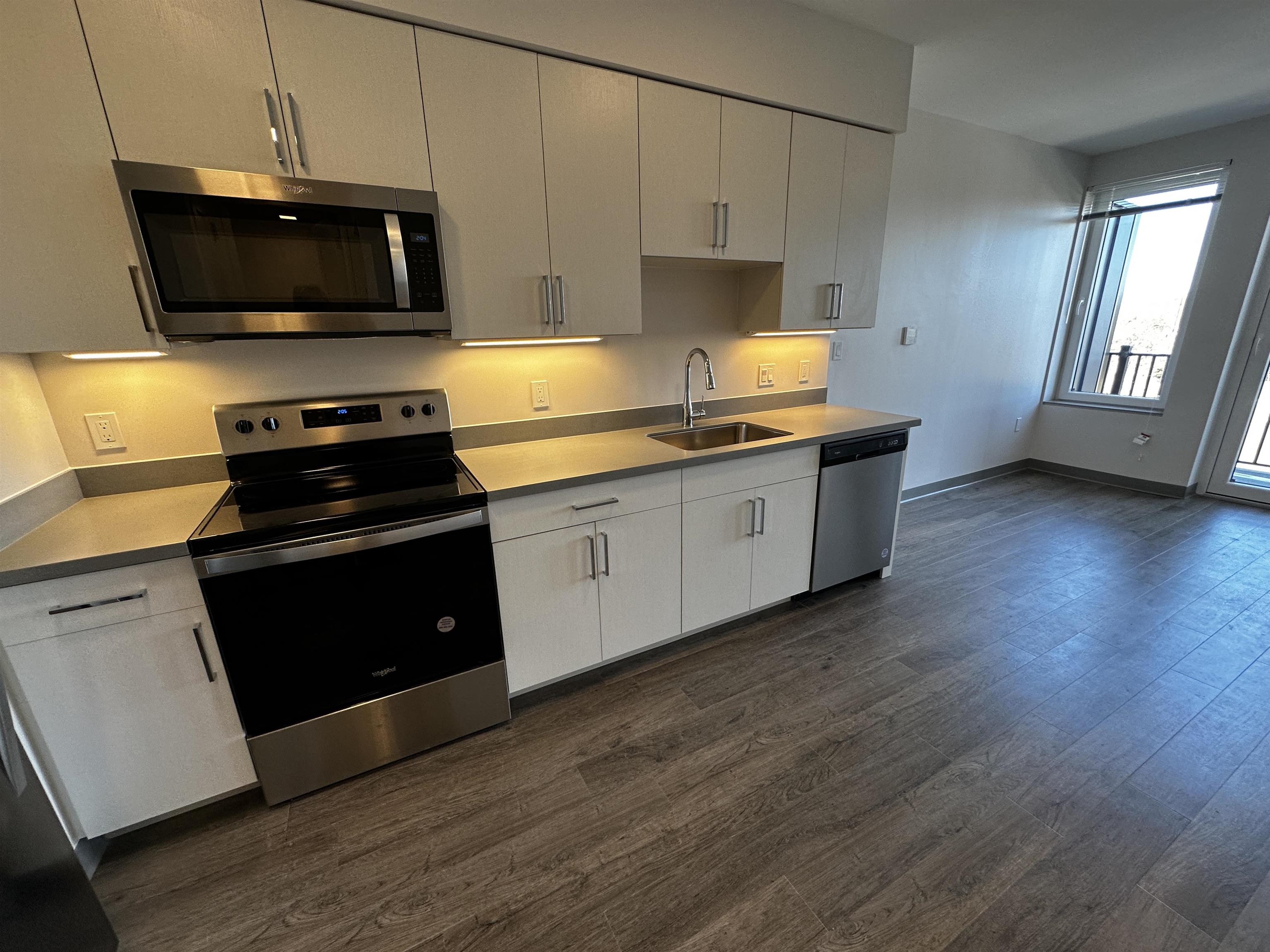 409 Elm Street, Unit 303 Manchester, NH 03101 - Photo 9 of 40