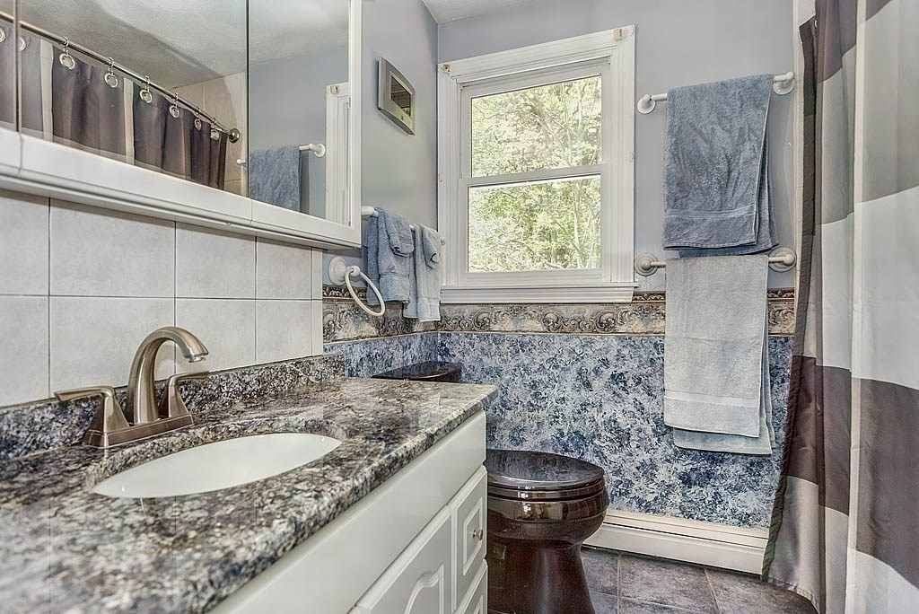 8 McDonald Road Wilmington, MA 01887 - Photo 14 of 38