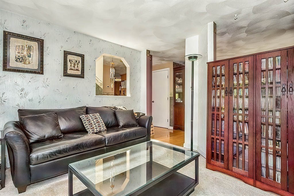 8 McDonald Road Wilmington, MA 01887 - Photo 9 of 38