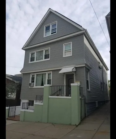 $2,550 | 334 Stegman Parkway, Jersey City, NJ 07305