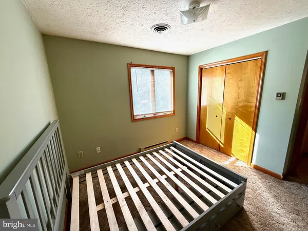 $1,650 | 1121 Progress Road, Chambersburg, PA 17201