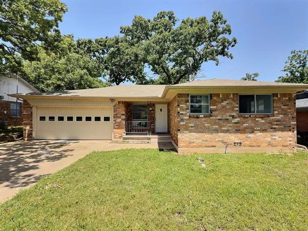 $1,700 | 111 East Doris Drive, Denison, TX 75021