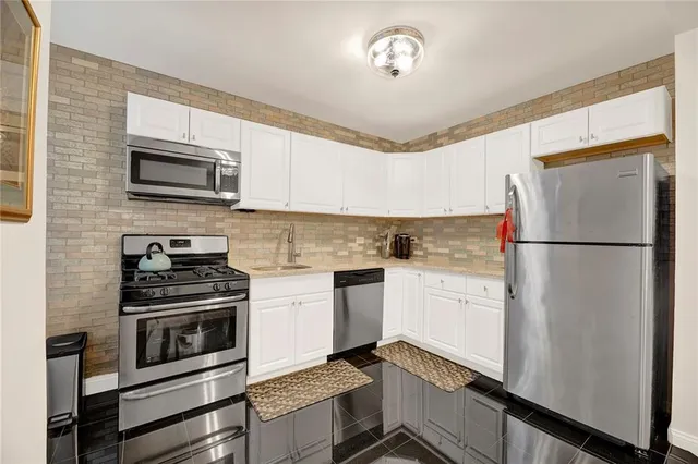 $479,500 | 9707 4th Avenue, Unit 4F | Bay Ridge