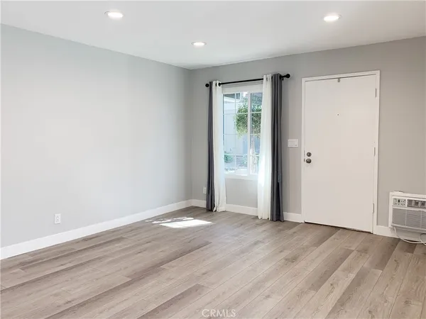 $2,500 | 55 Streamwood, Irvine, CA 92620