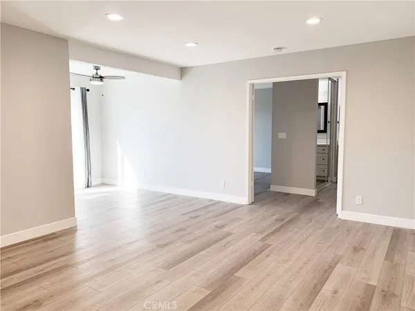 $2,500 | 55 Streamwood, Irvine, CA 92620