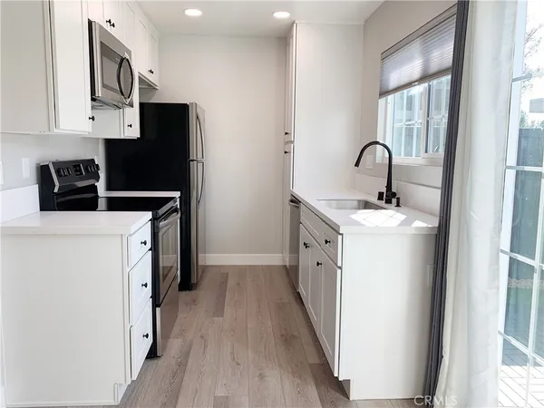 $2,500 | 55 Streamwood, Irvine, CA 92620
