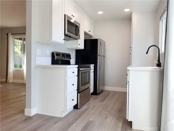 $2,500 | 55 Streamwood, Irvine, CA 92620