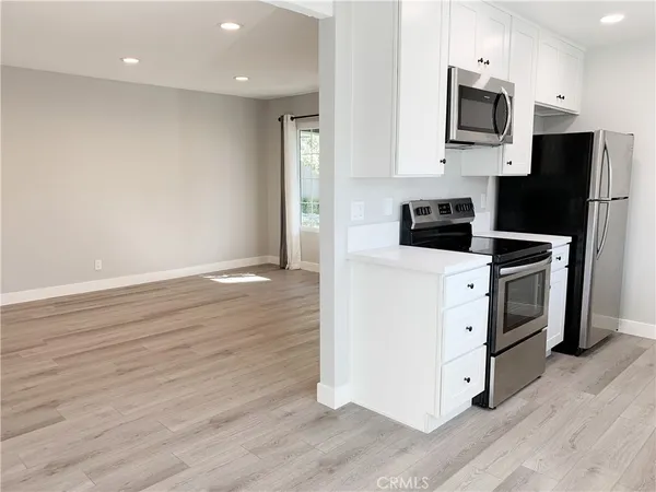 $2,500 | 55 Streamwood, Irvine, CA 92620