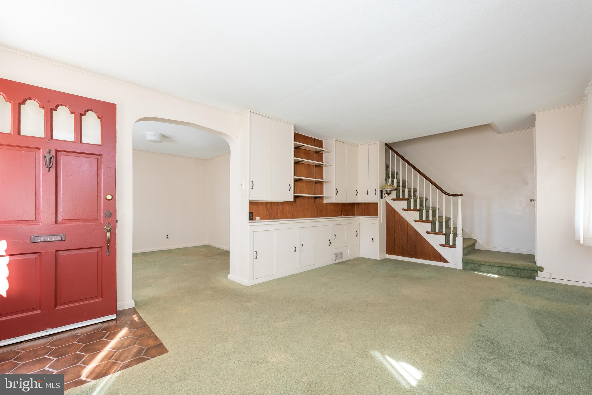267 Ridgewood Road Springfield, PA 19064 - Photo 3 of 29 Entry