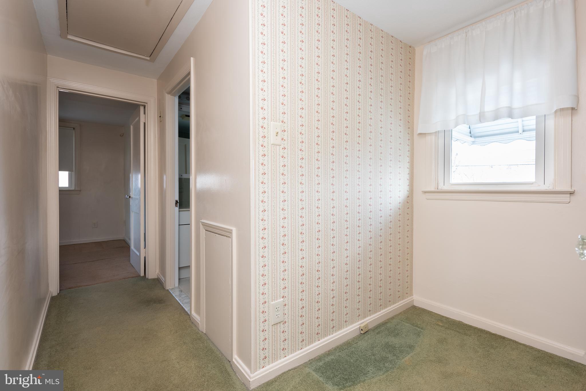 267 Ridgewood Road Springfield, PA 19064 - Photo 22 of 29 Hallway