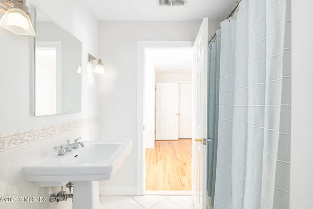 $10,000 | 59 Le Grande Avenue, Unit 7, Greenwich, CT 06830