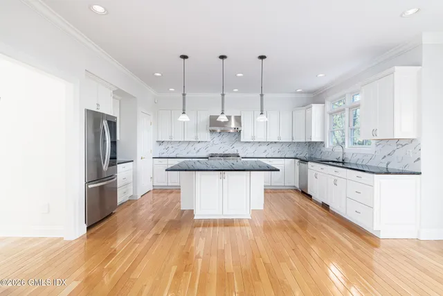 $10,000 | 59 Le Grande Avenue, Unit 7, Greenwich, CT 06830