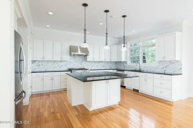 $10,000 | 59 Le Grande Avenue, Unit 7, Greenwich, CT 06830