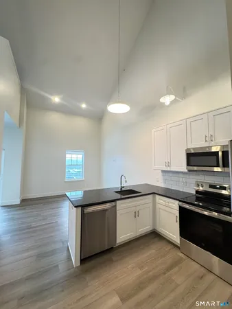 $3,250 | 414 Berlin Turnpike, Unit 1410, Berlin, CT 06037