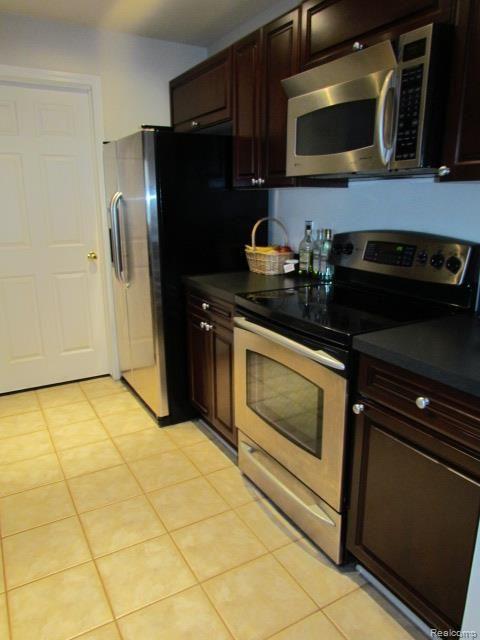 3519 Tremonte Circle Rochester, MI 48306 - Photo 11 of 18 IMG_4276.jpg