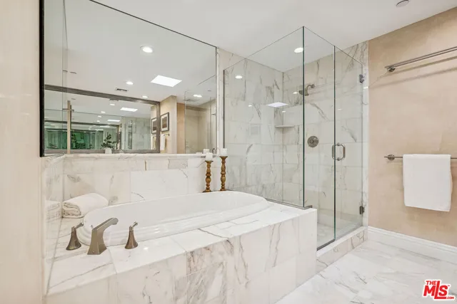 $1,450,000 | 261 South Reeves Drive, Unit PH3, Beverly Hills, CA 90212