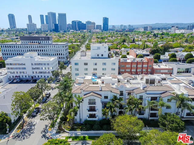 $1,450,000 | 261 South Reeves Drive, Unit PH3, Beverly Hills, CA 90212