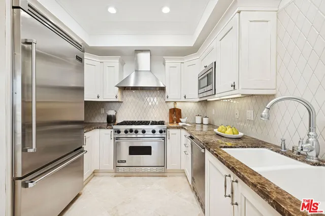 $1,450,000 | 261 South Reeves Drive, Unit PH3, Beverly Hills, CA 90212