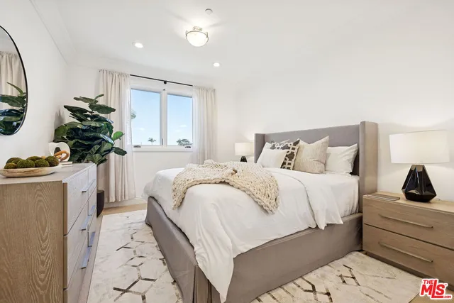 $1,450,000 | 261 South Reeves Drive, Unit PH3, Beverly Hills, CA 90212