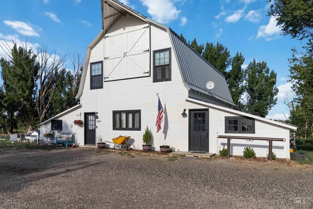 $1,295,000 | 5805 Denver Road, Unit 2, New Plymouth, ID 83655