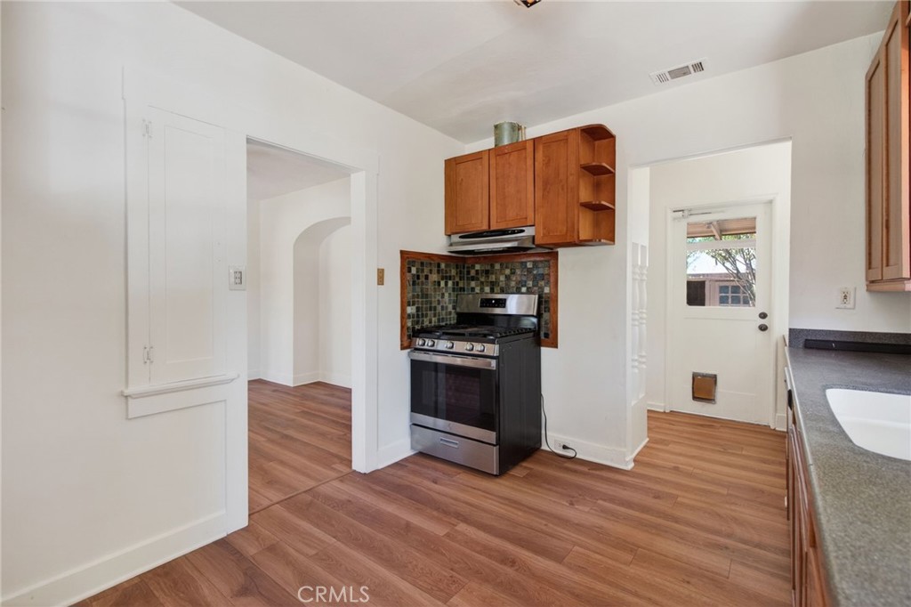 3956 Beechwood Place Riverside, CA 92506 - Photo 13 of 31