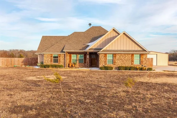 $530,000 | 675 County Road 4935, Trenton, TX 75490